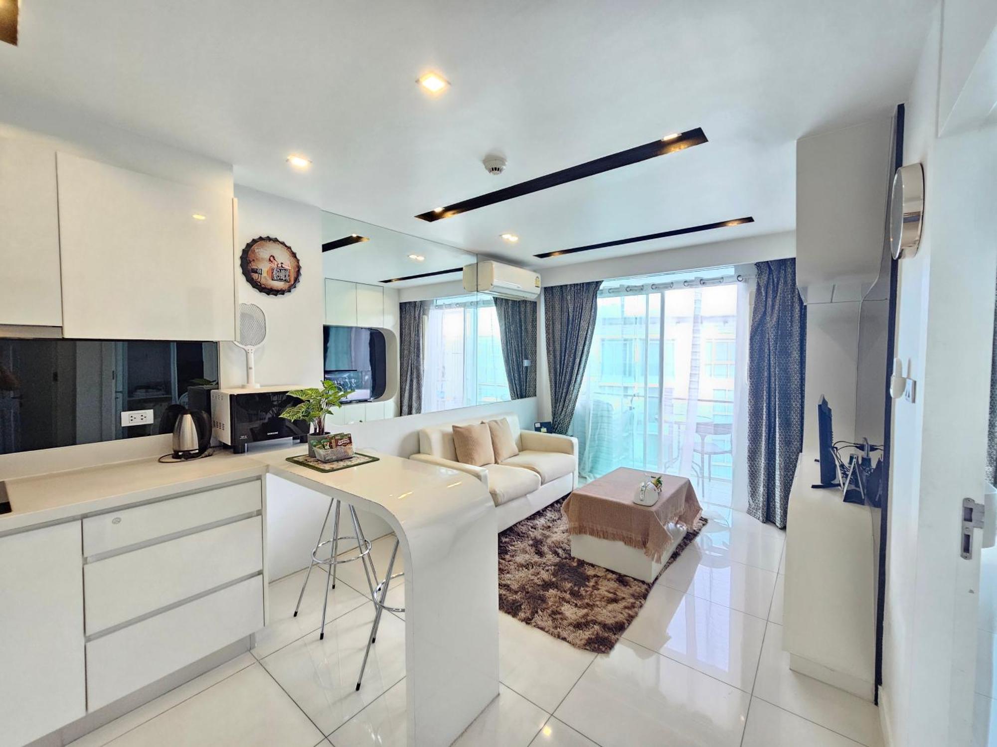 City Center Residents Pattaya Room photo