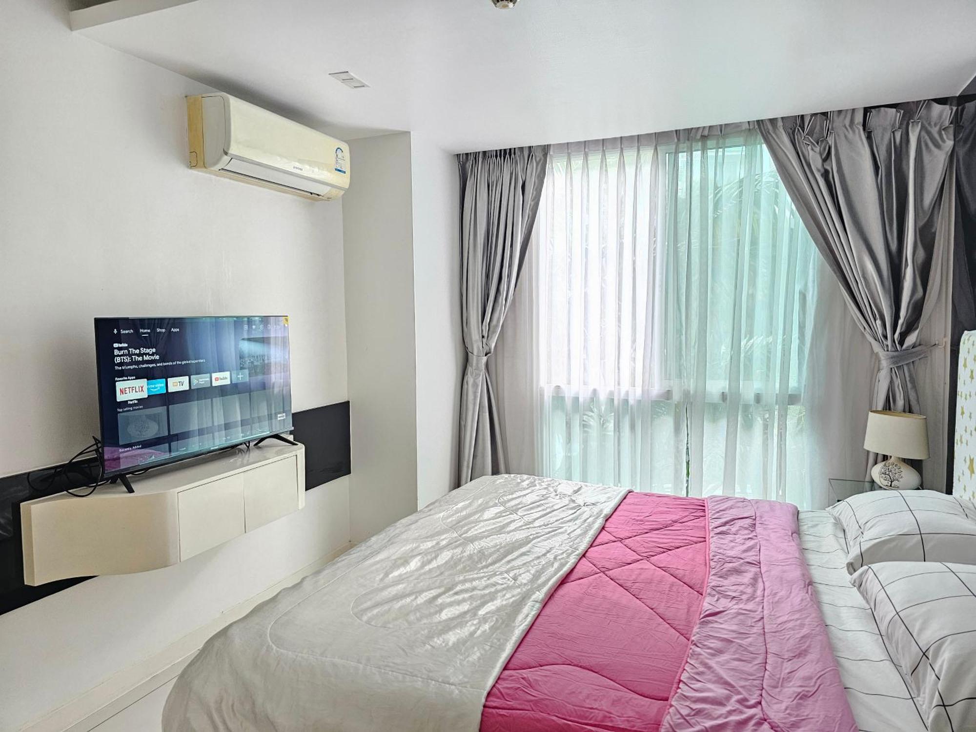 City Center Residents Pattaya Room photo